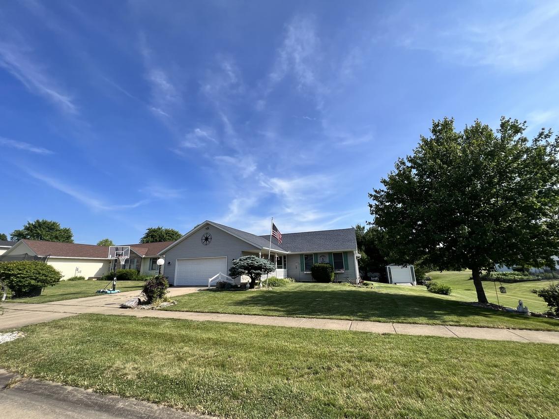 1109 Highland Dr., Mahomet, IL 61853