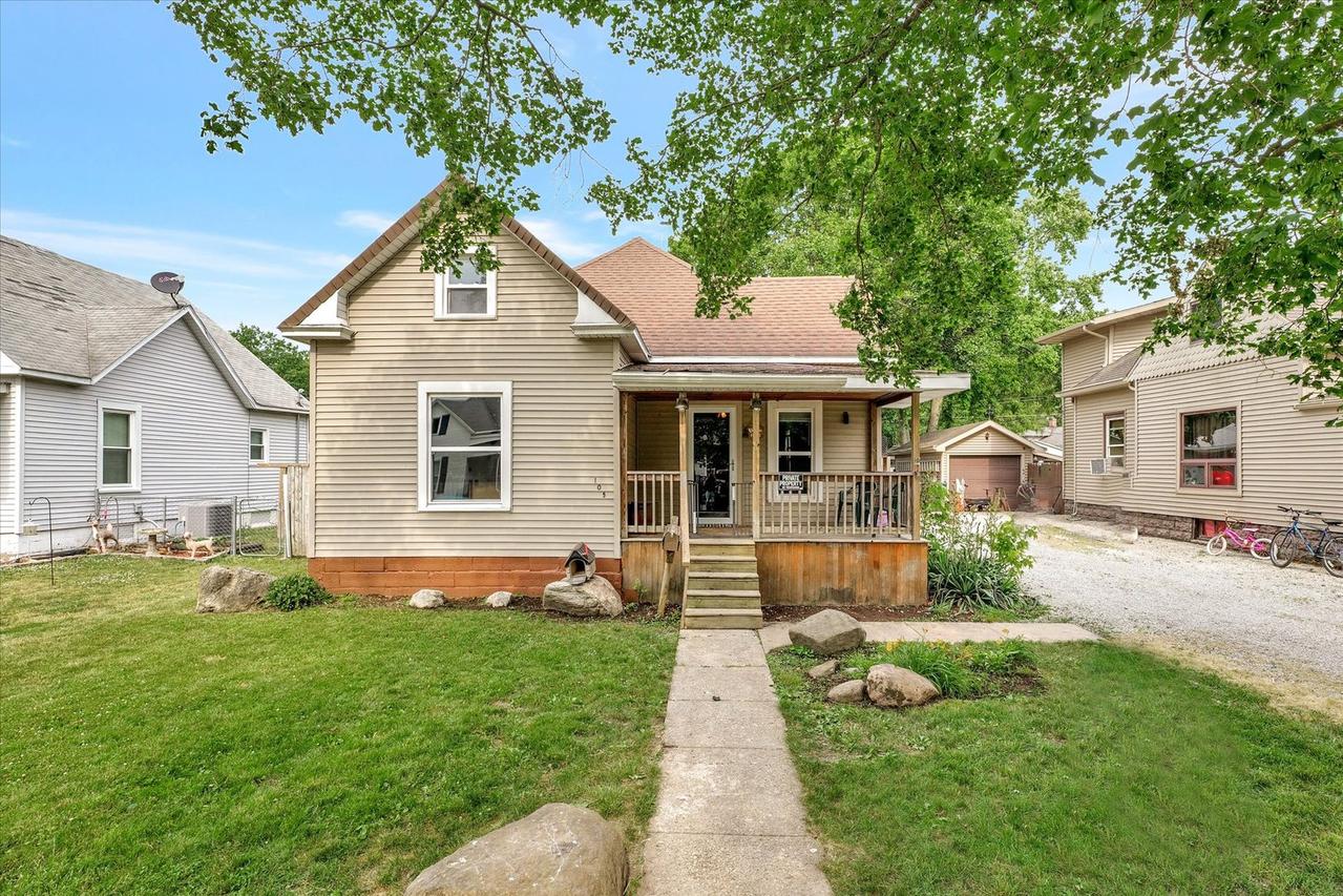 105 S Richman St., Villa Grove, IL 61956