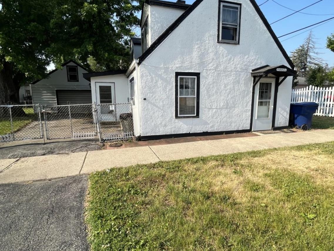 10000 Moody Ave., Oak Lawn, IL 60453