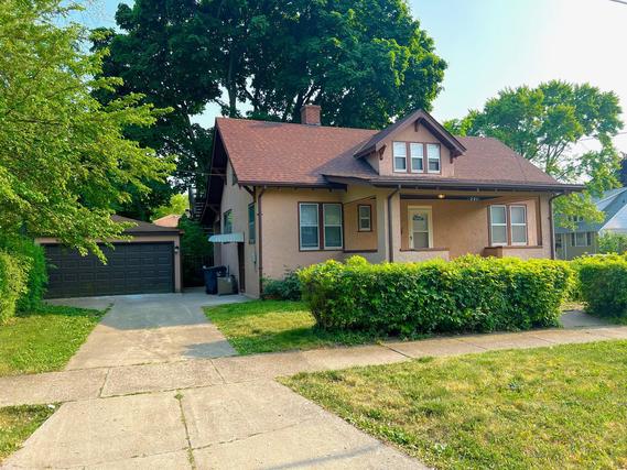 221 Cory Ave., Waukegan, IL 60085