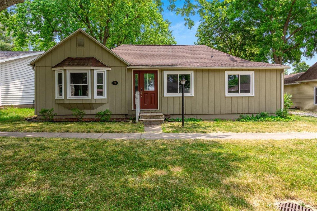 103 E Sherman St., St. Joseph, IL 61873