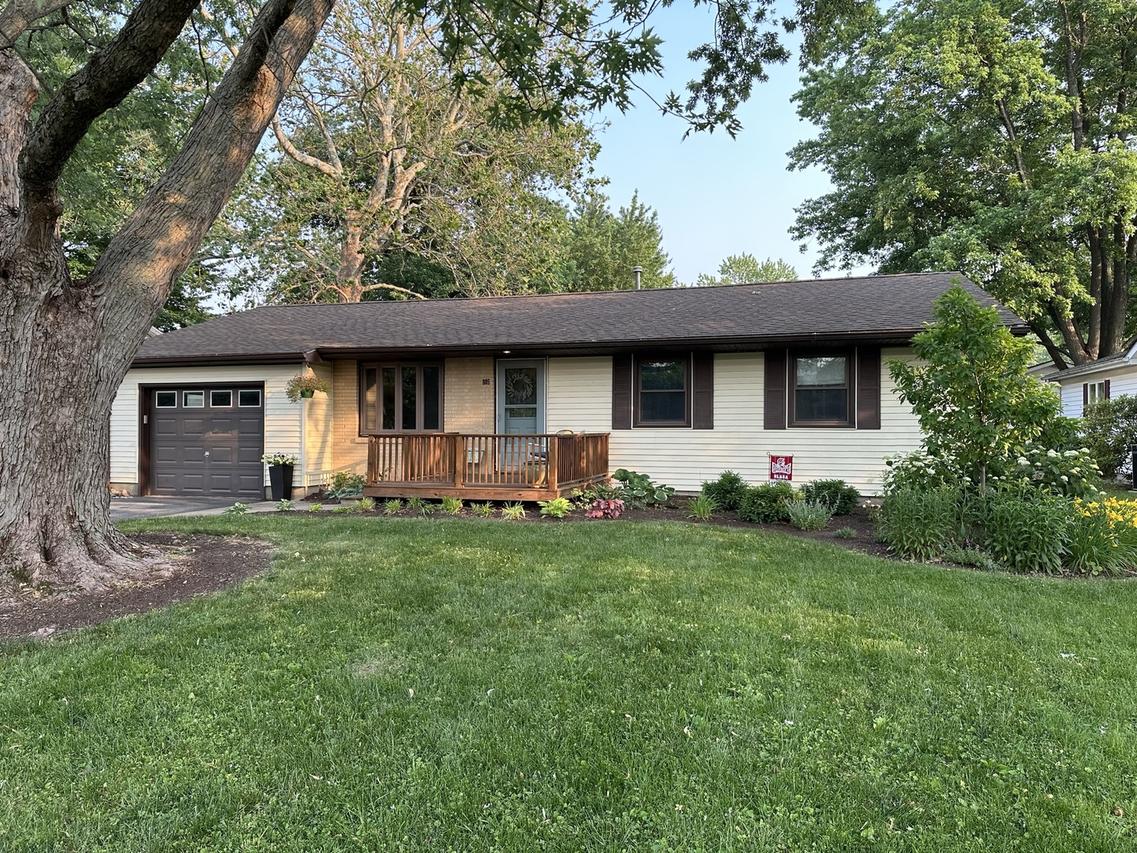 805 E Douglas St., St. Joseph, IL 61873