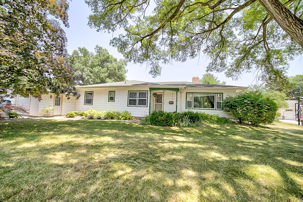 902 S 5th St., Watseka, IL 60970