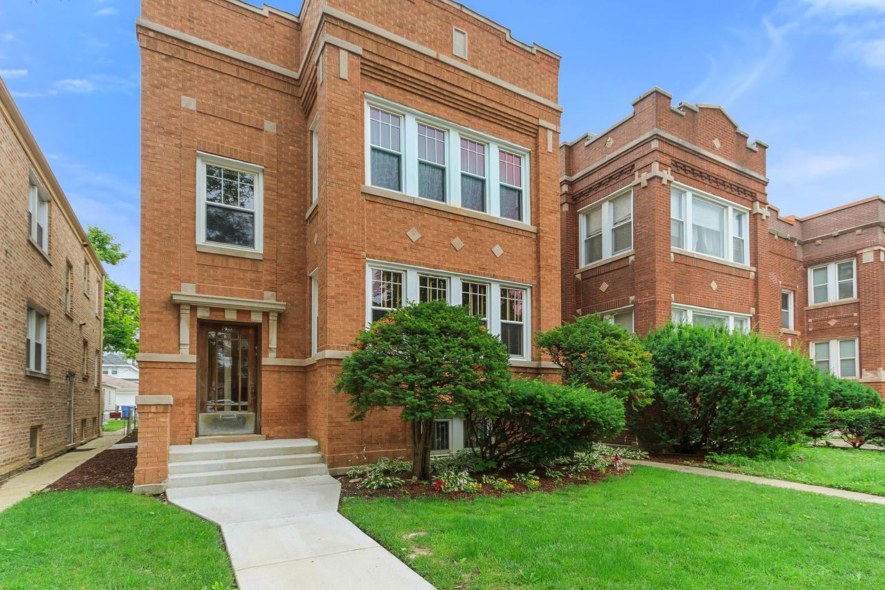 5345 W Montrose Ave., Chicago, IL 60641