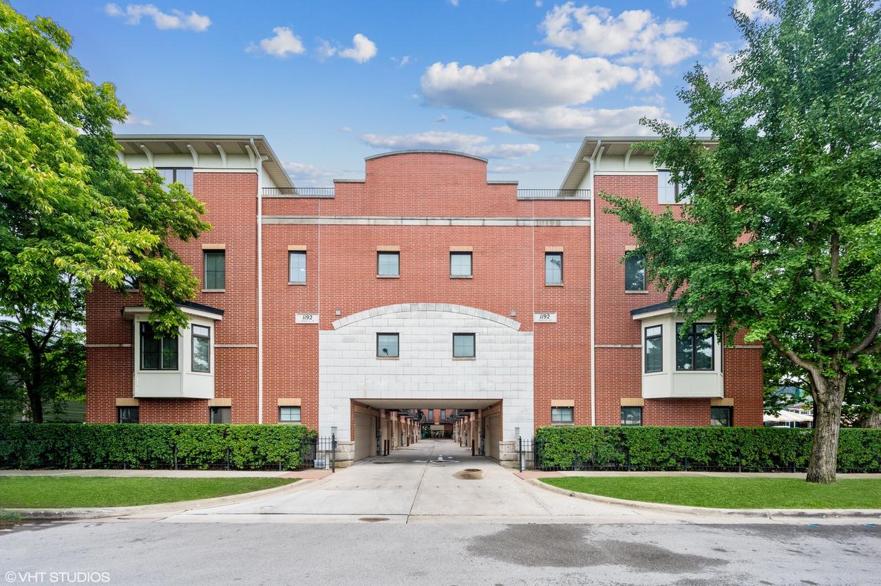 1192 Clarence Ave. #13, Oak Park, IL 60304