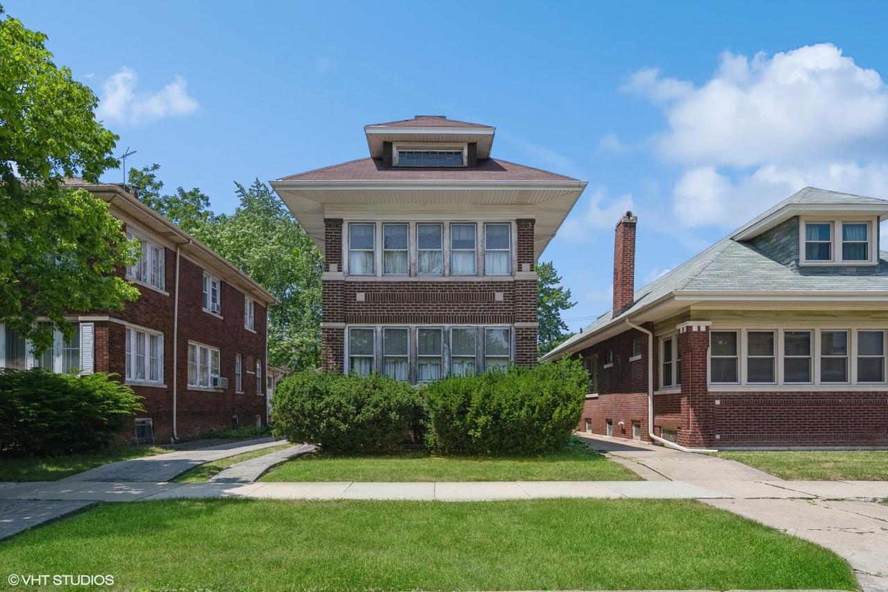 9534 S Seeley Ave., Chicago, IL 60643