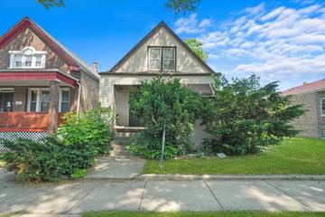 7823 S May St., Chicago, IL 60620