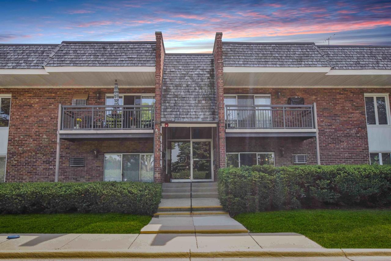4129 Saratoga Ave. #222, Downers Grove, IL 60515