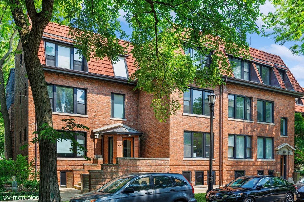 911 Michigan Ave. #4, Evanston, IL 60202