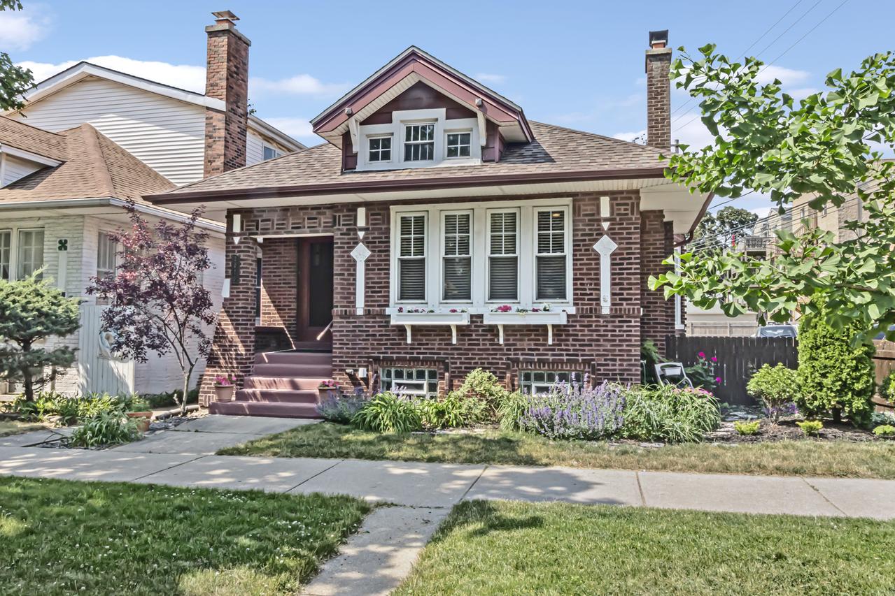 2070 W Lunt Ave., Chicago, IL 60645