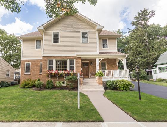 120 S Hickory Ave., Bartlett, IL 60103