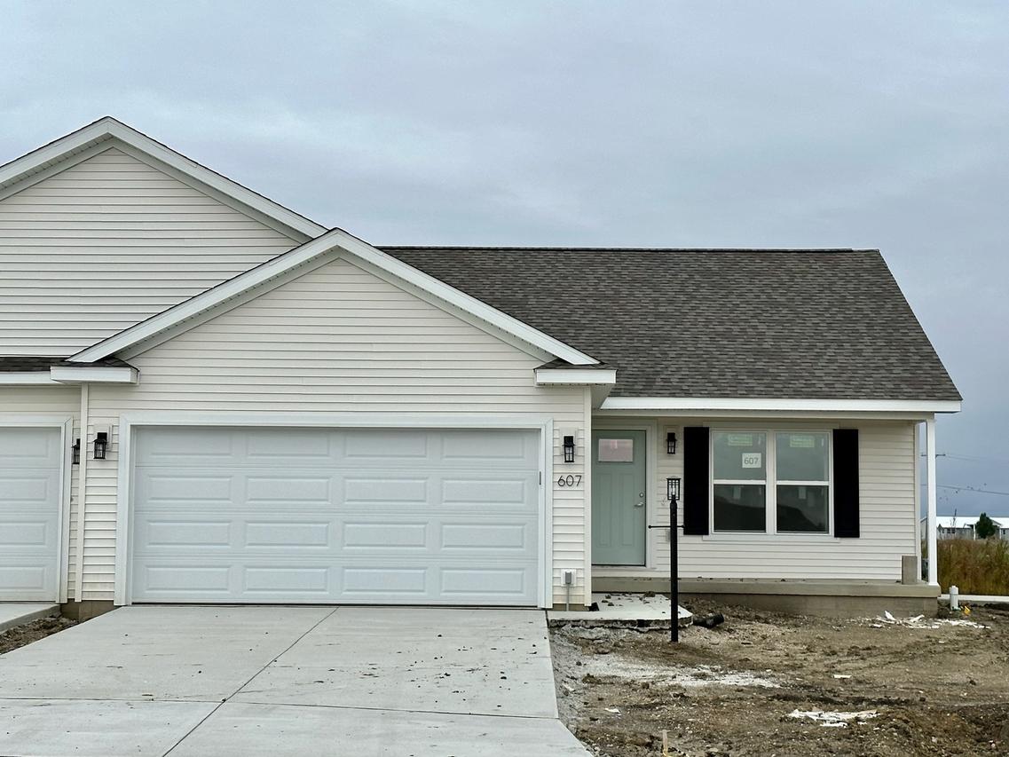 607 Jerin Ct., Fisher, IL 61843