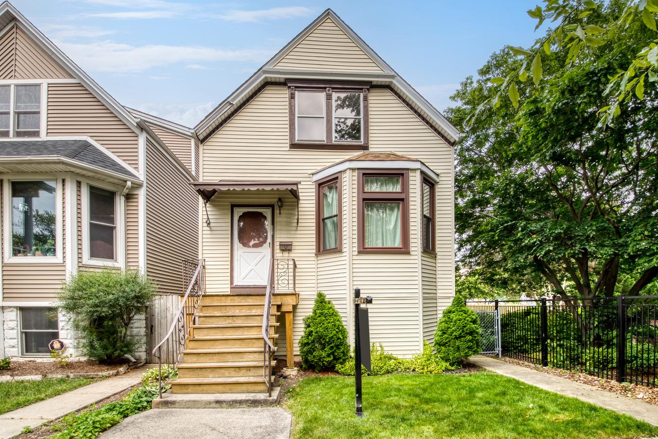 3649 N Richmond St., Chicago, IL 60618
