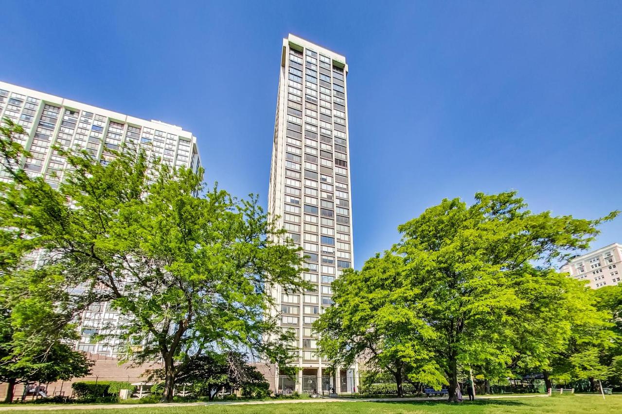 5455 N Sheridan Rd. #2402, Chicago, IL 60640