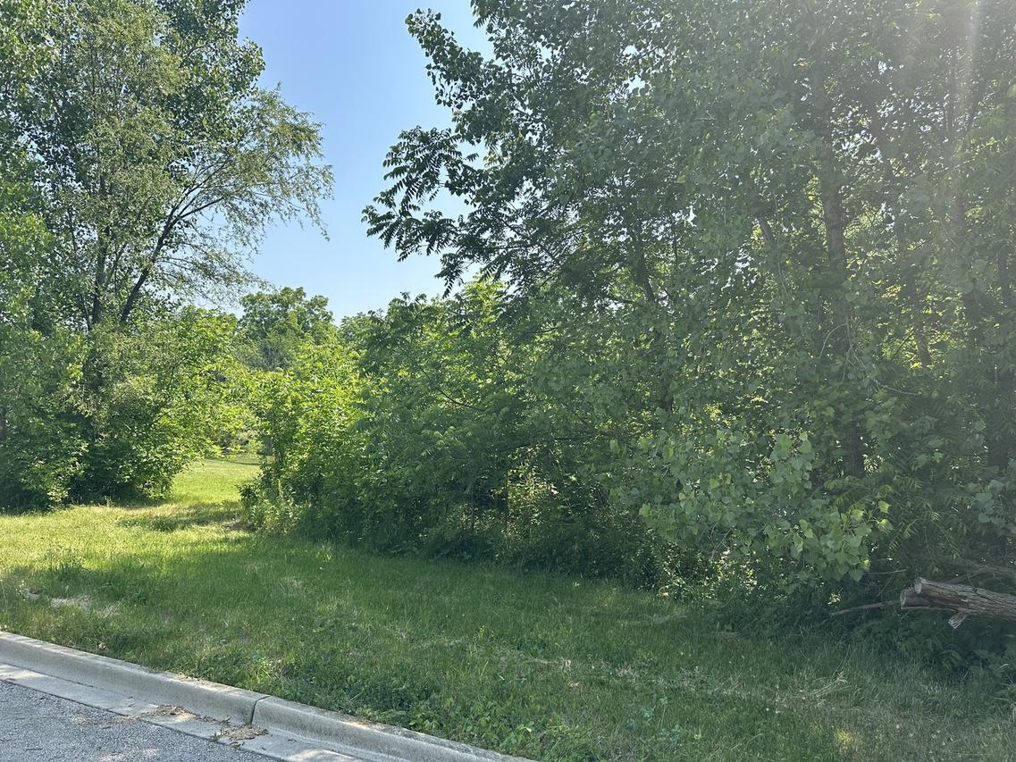 Sir Barton Dr., Genoa, IL 60135