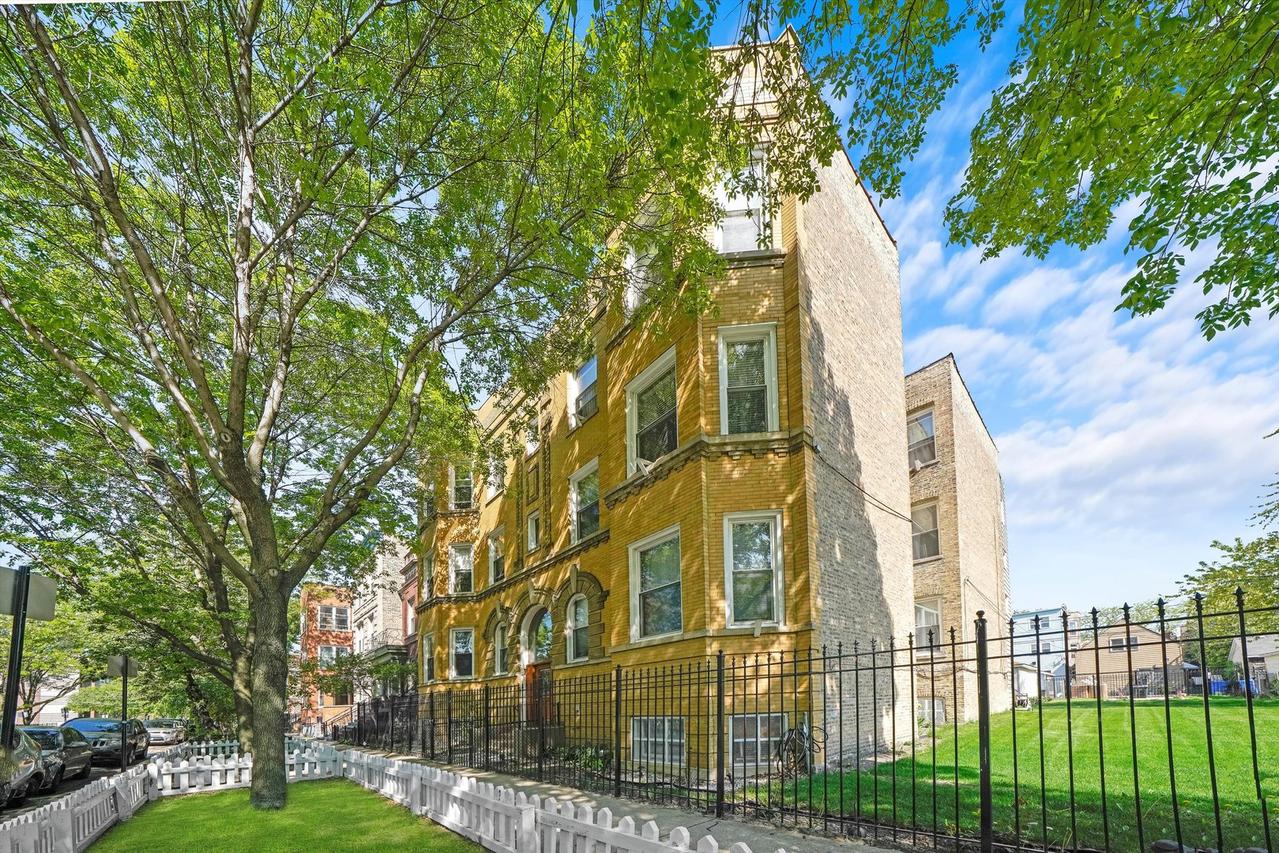 2712 W Crystal St., Chicago, IL 60622