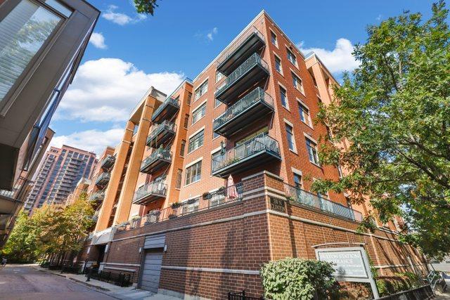 330 N Clinton St. #305, Chicago, IL 60661