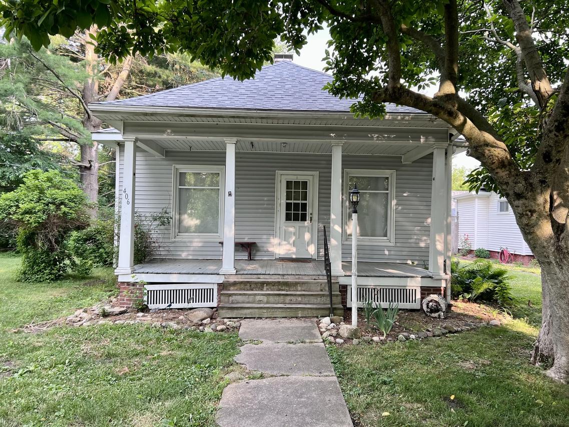 406 S Hopkins St., Newman, IL 61942