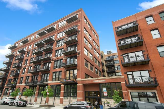 226 N Clinton St. #710, Chicago, IL 60661