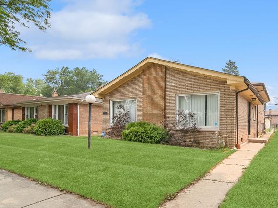 12455 S Perry Ave., Chicago, IL 60628