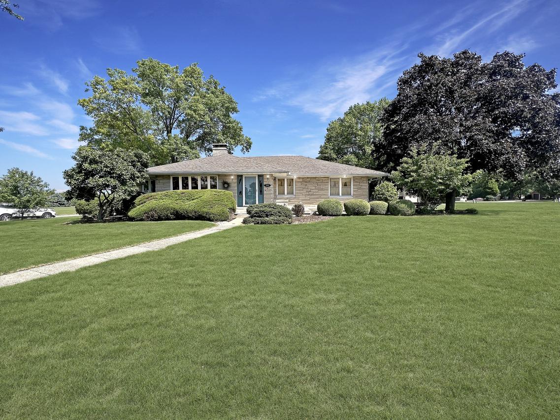 309 Eden Park Dr., Rantoul, IL 61866