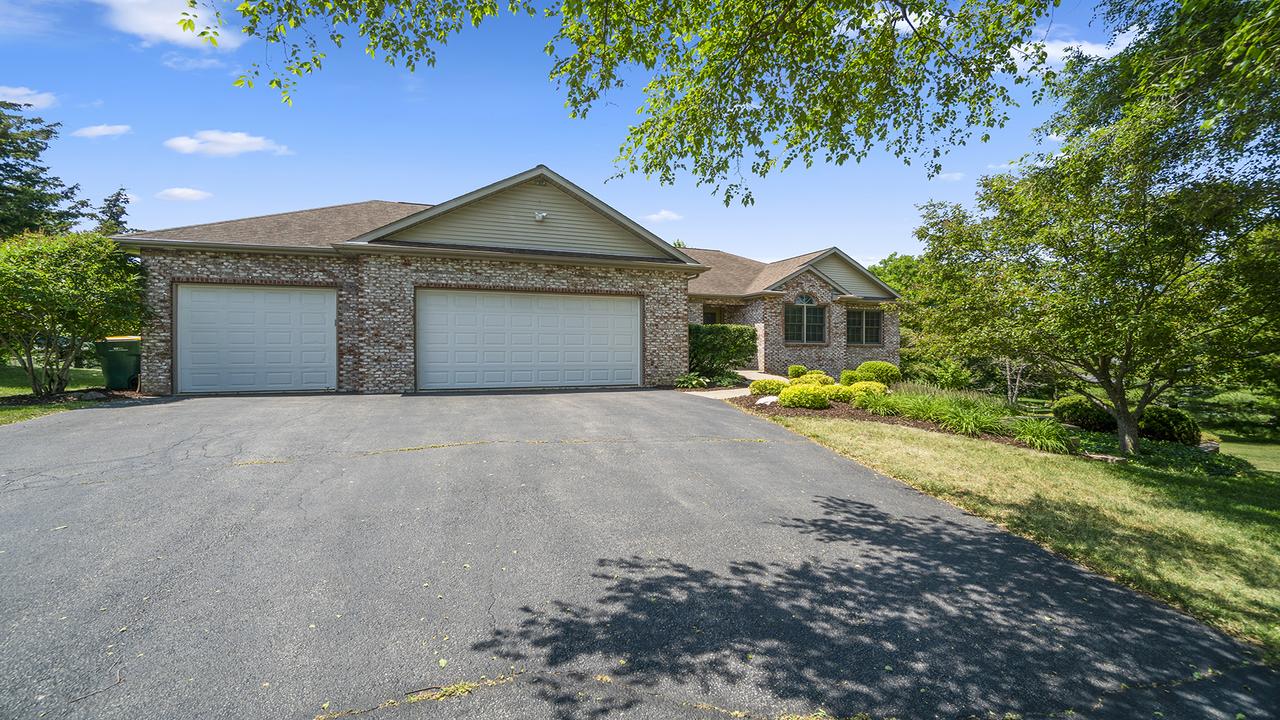 7083 Morning Dove Way, Roscoe, IL 61073