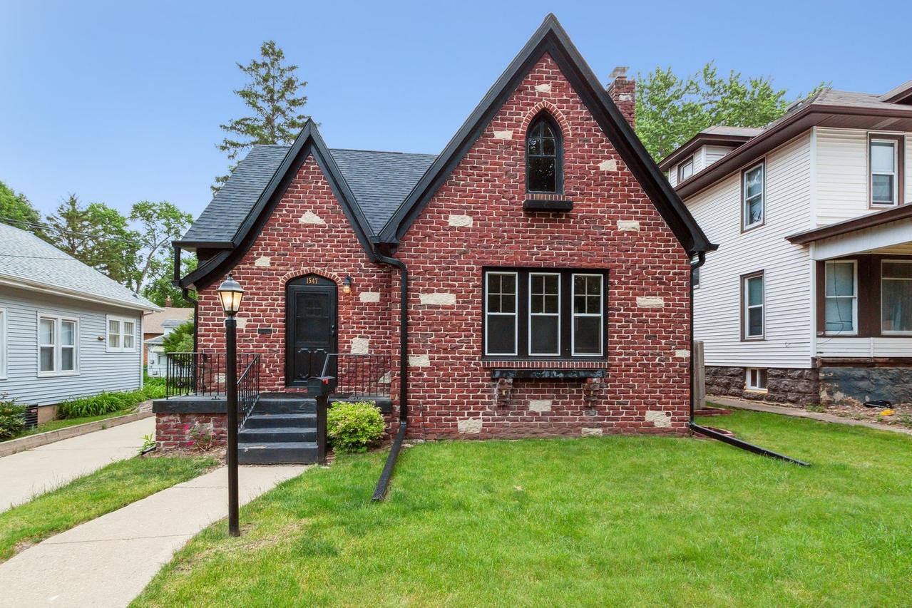 1547 S Chicago Ave., Freeport, IL 61032