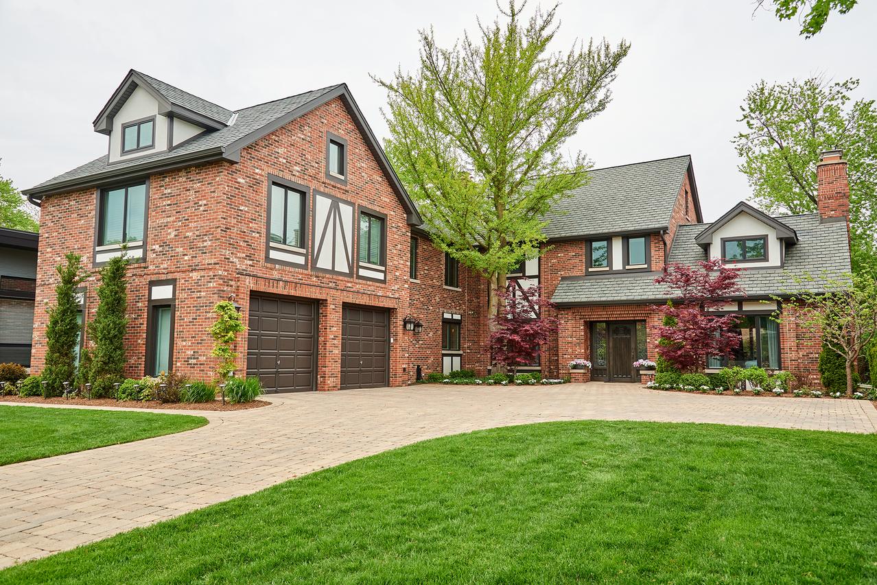 6440 N Leroy Ave., Lincolnwood, IL 60712