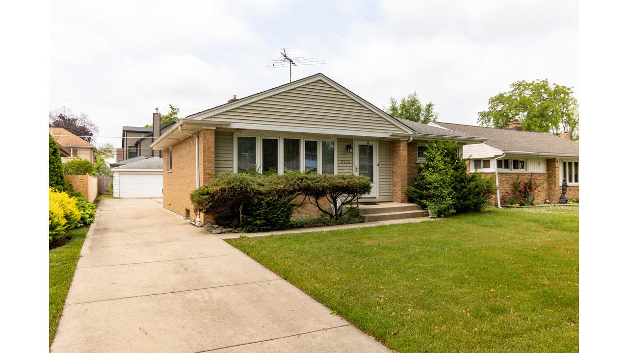 8276 N Elmore St., Niles, IL 60714