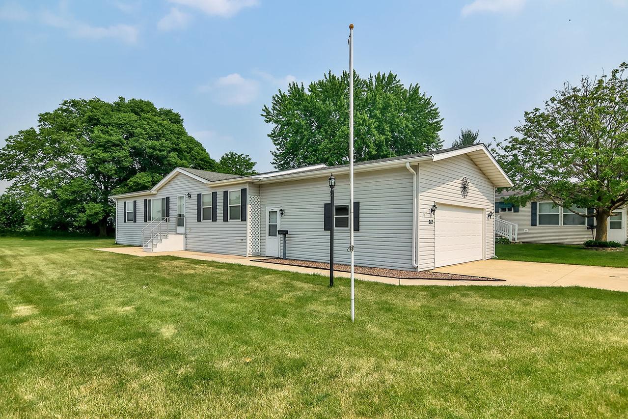 212 E Wood Ln., Belvidere, IL 61008