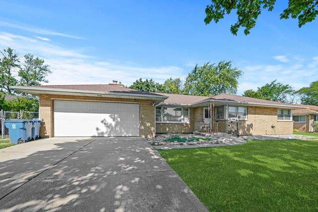 860 Macarthur Dr., Chicago Heights, IL 60411