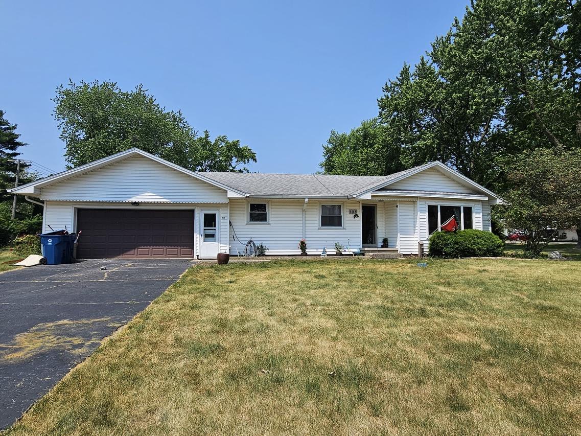 108 S Bass St., Cullom, IL 60929