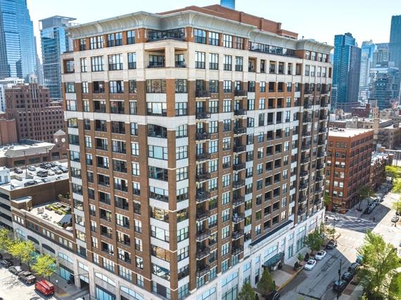 849 N Franklin St. #404, Chicago, IL 60610