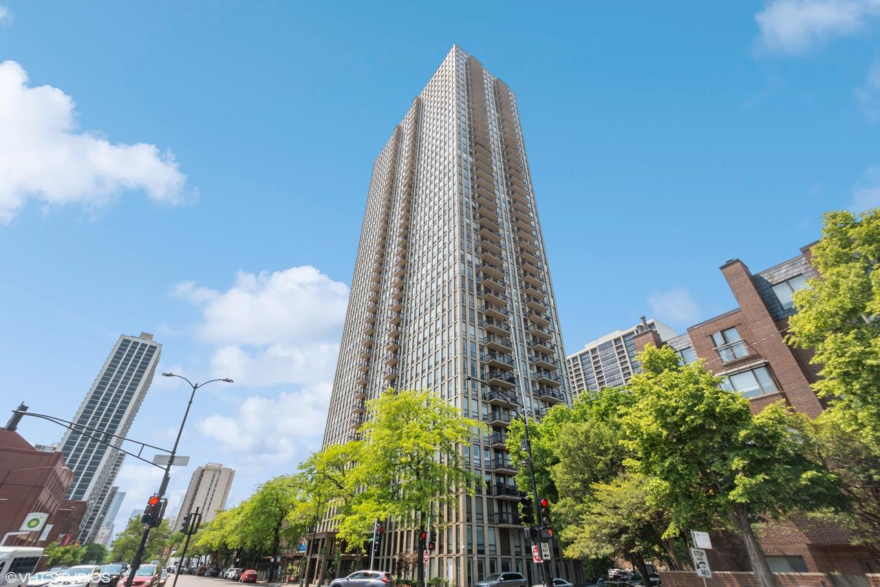 1660 N La Salle Dr. #3709, Chicago, IL 60614