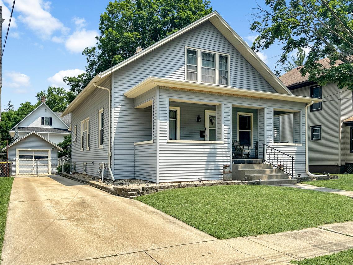 110 E Roosevelt St., Freeport, IL 61032