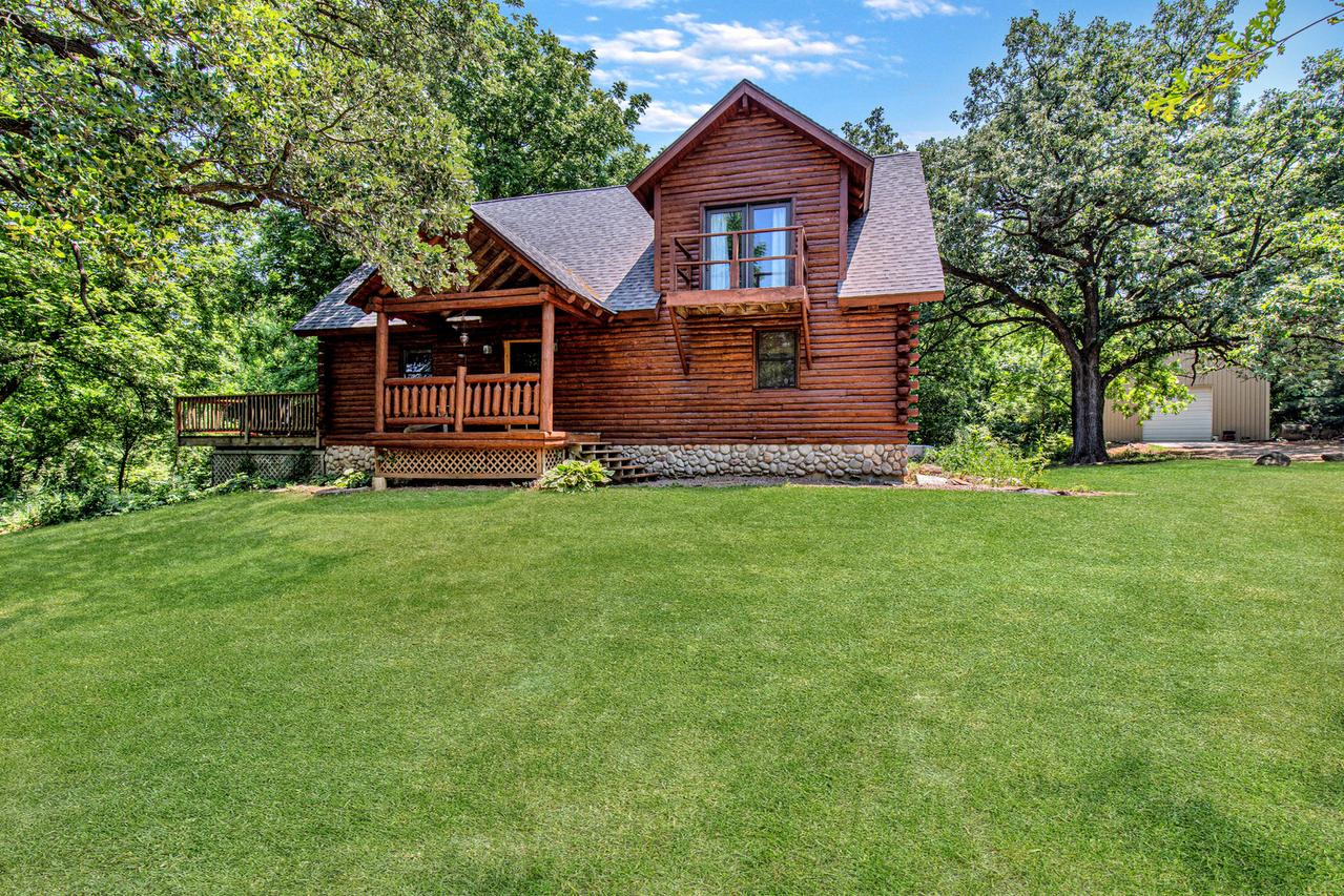 10872 Wyanet Walnut Rd., Tiskilwa, IL 61368