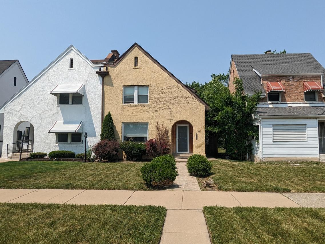 8828 S Indiana Ave., Chicago, IL 60619