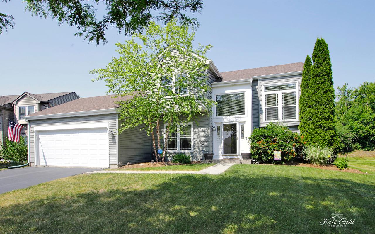 623 Anderson Dr., Lake In The Hills, IL 60156
