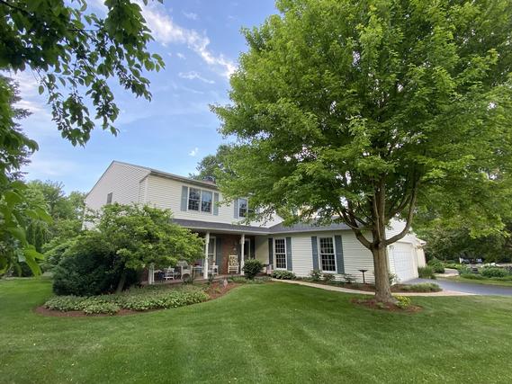 930 Appomattox Cir., Naperville, IL 60540