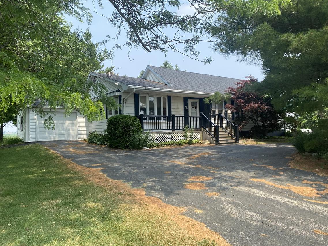 29217 Old Chicago Rd., Lamoille, IL 61330