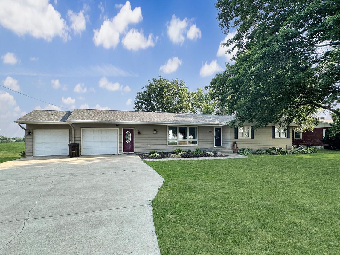 5292 W Pearl City Rd., Freeport, IL 61032