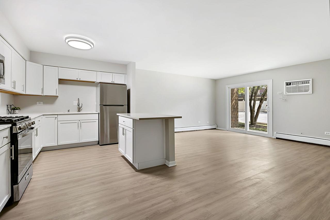 8305 Route 53 #A7, Woodridge, IL 60517