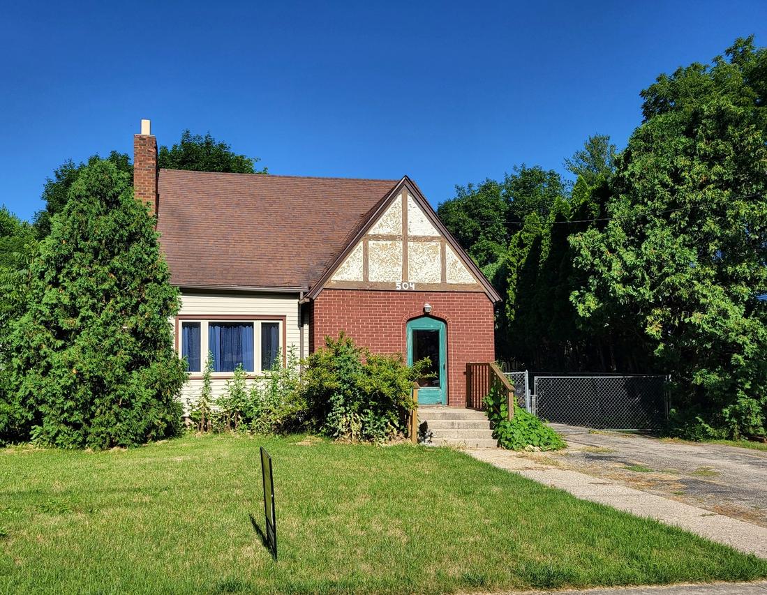 504 N 4th St., Oregon, IL 61061