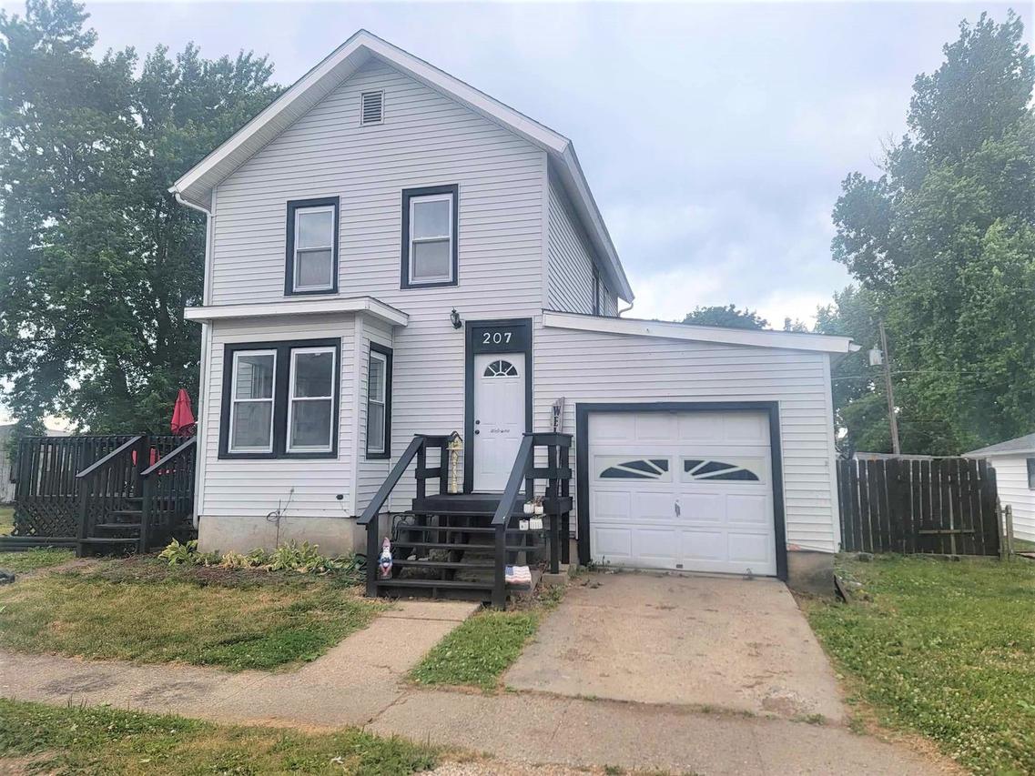 207 E South St., Franklin Grove, IL 61031