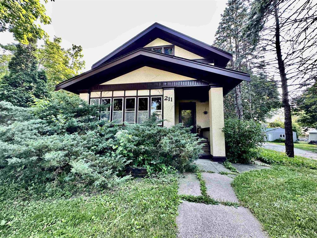 211 S Pecatonica St., Winnebago, IL 61088
