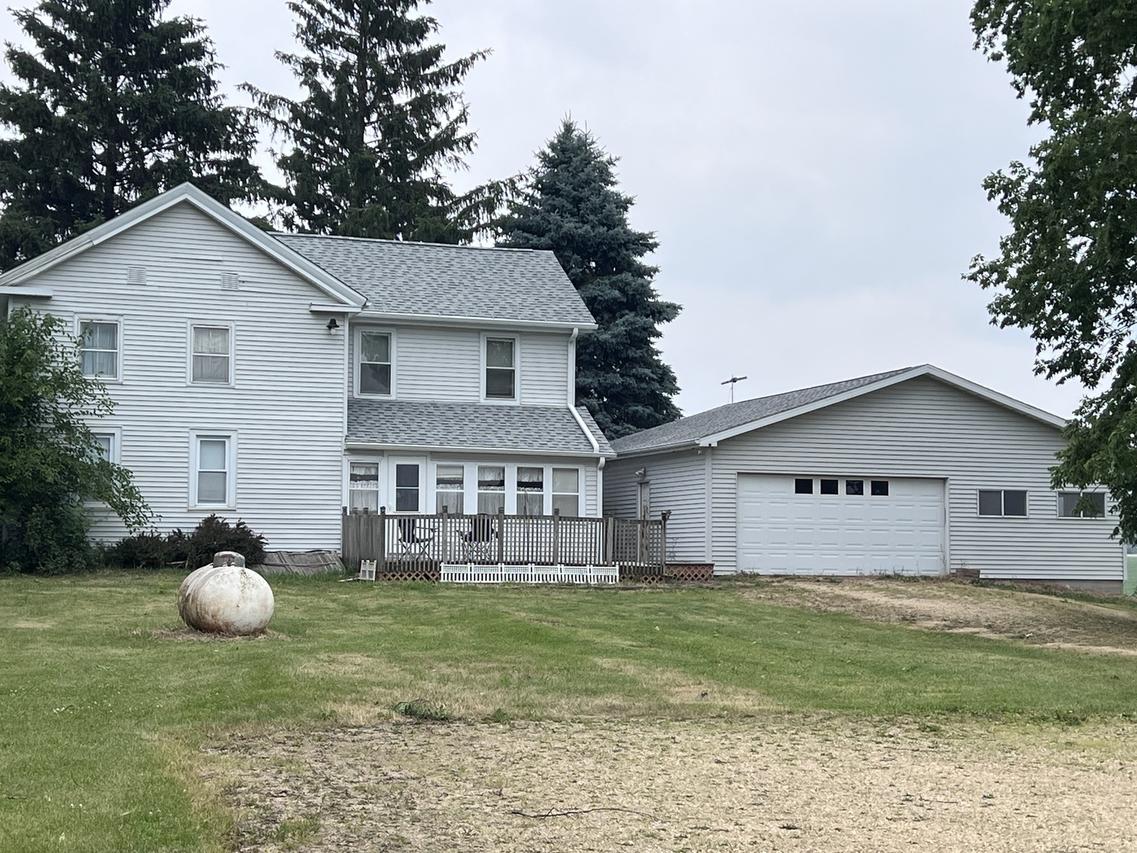 6966 W Pearl City Rd., Freeport, IL 61032