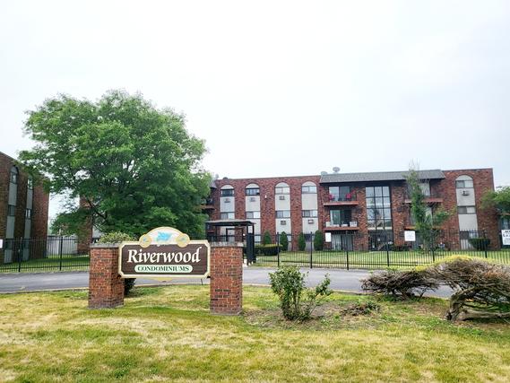 13715 S Stewart Ave. #3W, Riverdale, IL 60827