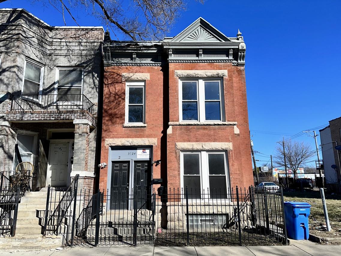 3824 W Flournoy St., Chicago, IL 60624