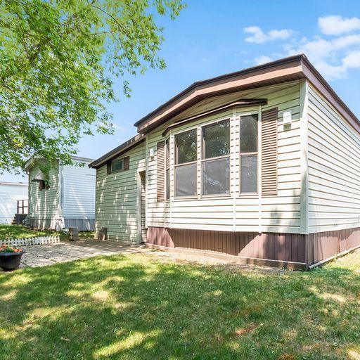 620 Hillcrest Ln., Crystal Lake, IL 60014