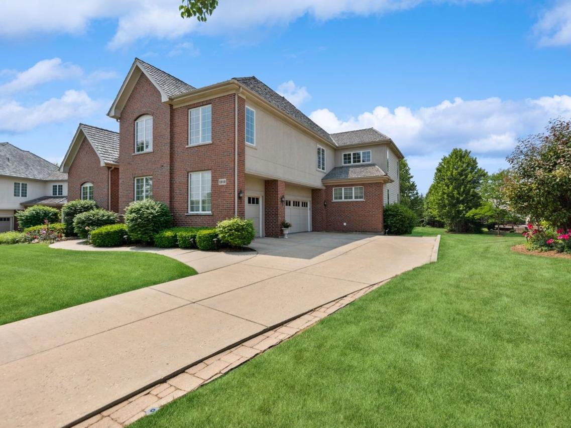 1212 Bibury Ln., Inverness, IL 60010